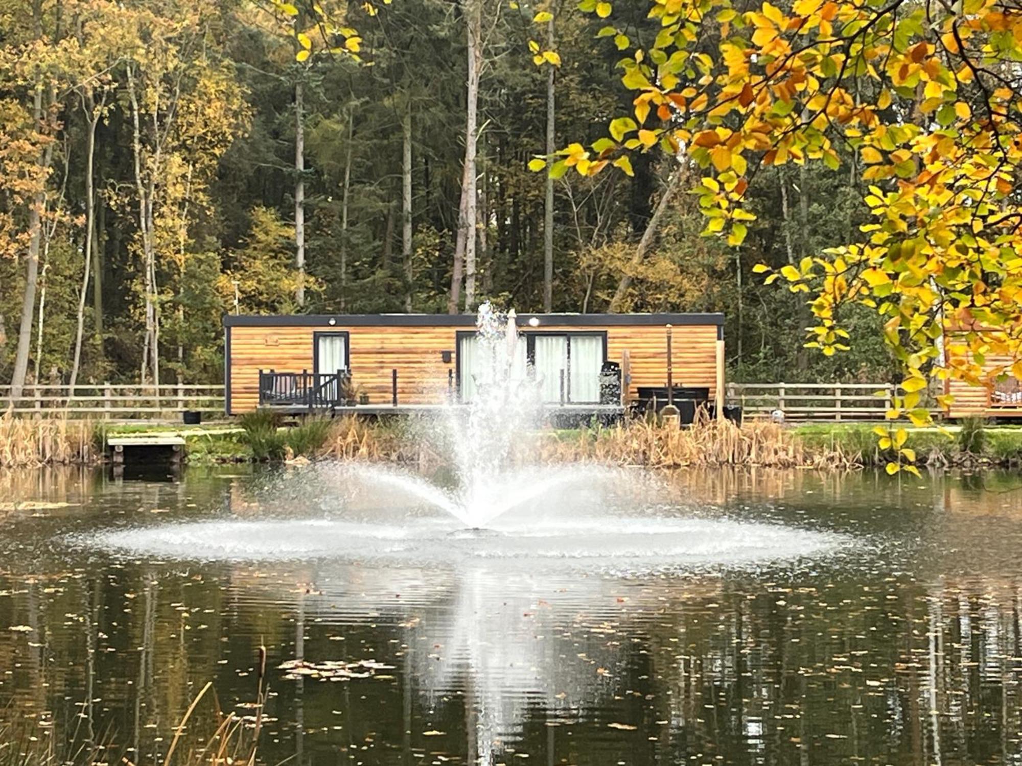 Oak Boutique Lodge Includes Hot Tub Air Con & Dog York Exterior foto